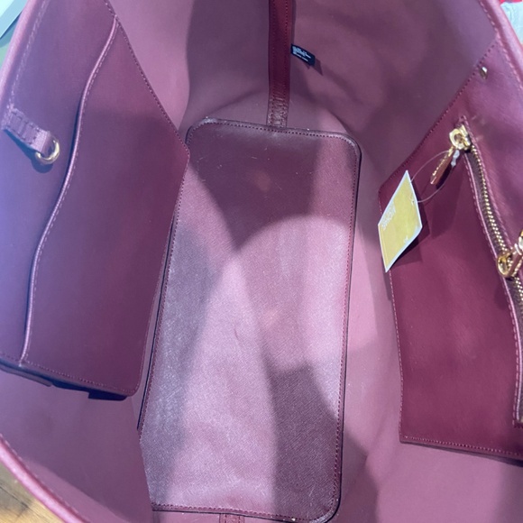 Michael Kors Jet Set Travel Tote Merlot NWT - Picture 3 of 4